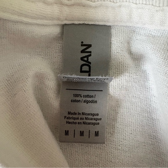 5/$5 Gildan White Short Sleeve Crew Neck Tee - Men's - Picture 3 of 3